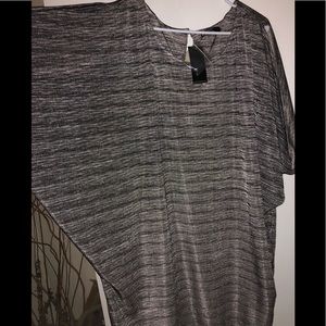 Batwing tunic top. NWT